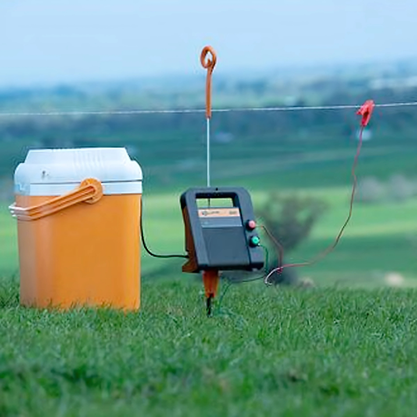 B60 Battery Fence Energizer